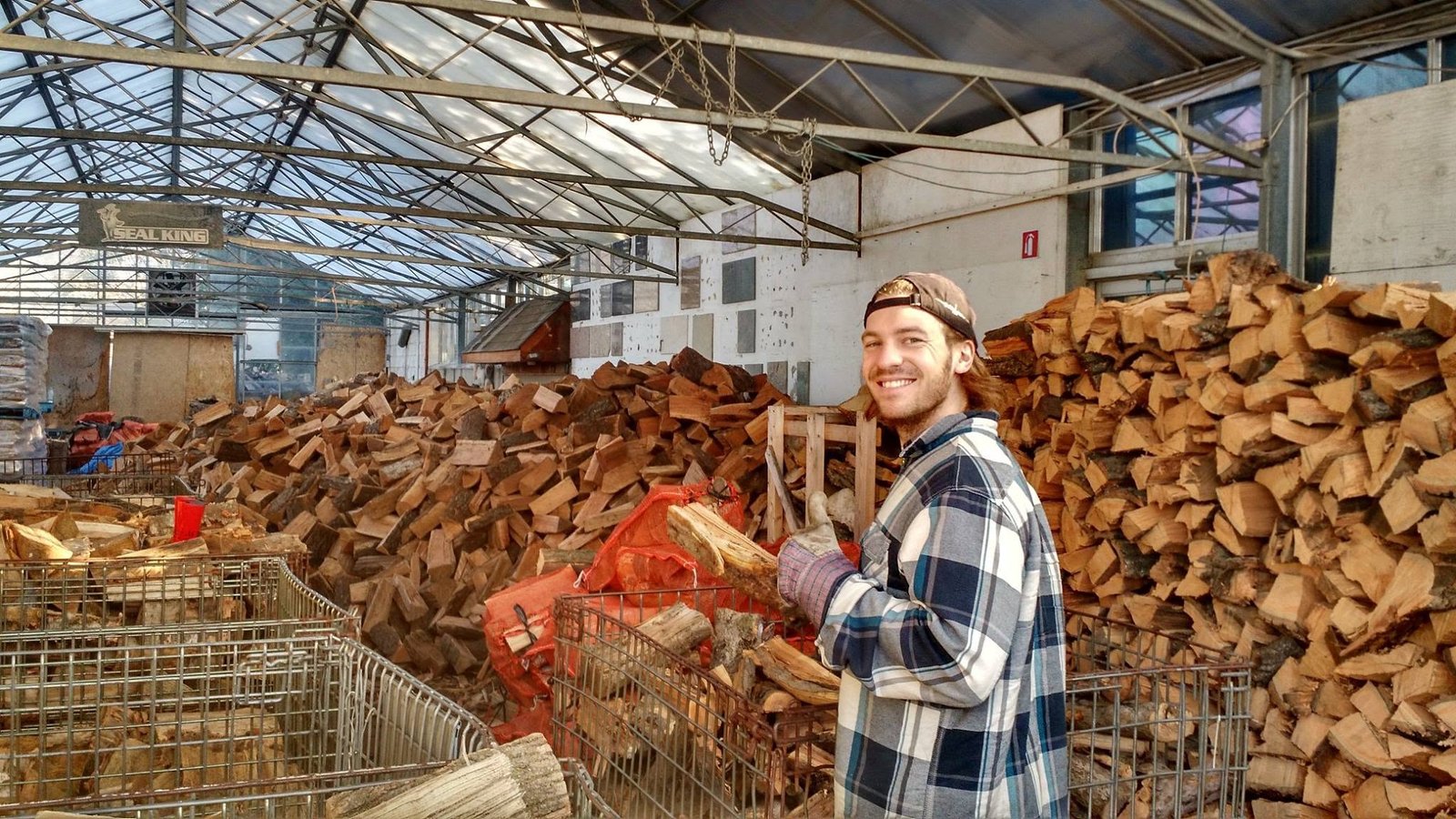 Firewood Sales services in Milton, Ontario